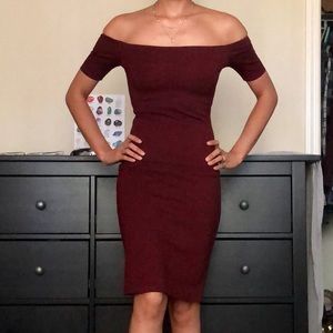 Reformation bodycon off-shoulder sleeve Dress XXS